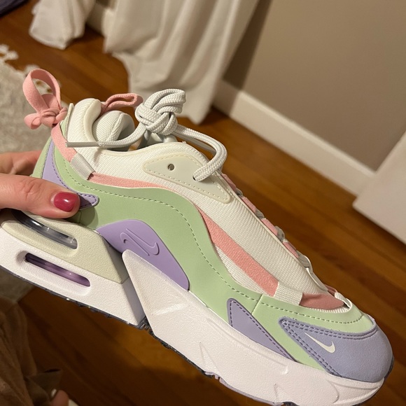 Nike Air Max Furyosa - white and purple dawn - Picture 2 of 8